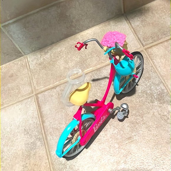 Barbie Bicycle with Basket of Flowers - Picture 10 of 10